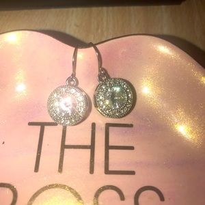 New York & Company Beautiful Circle cubic zirconia dangle earrings NWOT